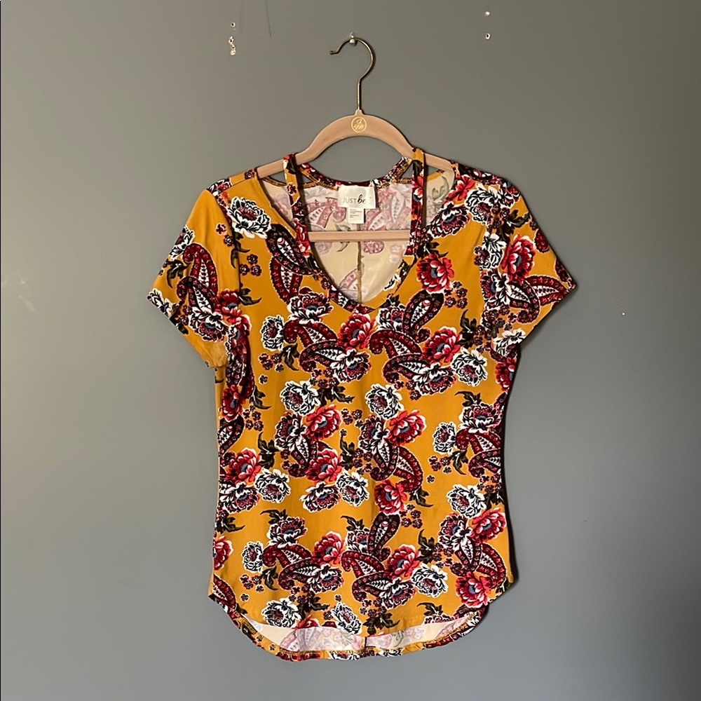 Just Be Gold Fitted Short Sleeve Blouse